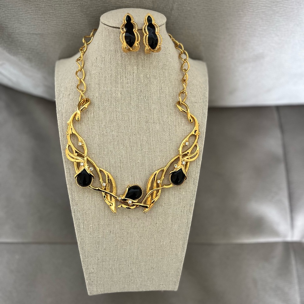 VGE BARRERA FOR AVON GRANDA BLACK STONES CHAIN NECKLACE & EARRINGS